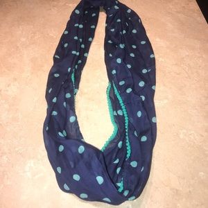 American Eagle scarf